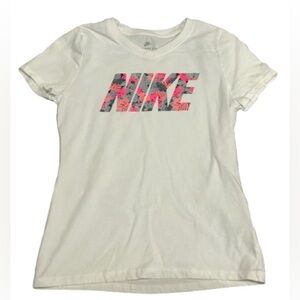 Nike Girls White Tee with Pink Graphic Size Medium